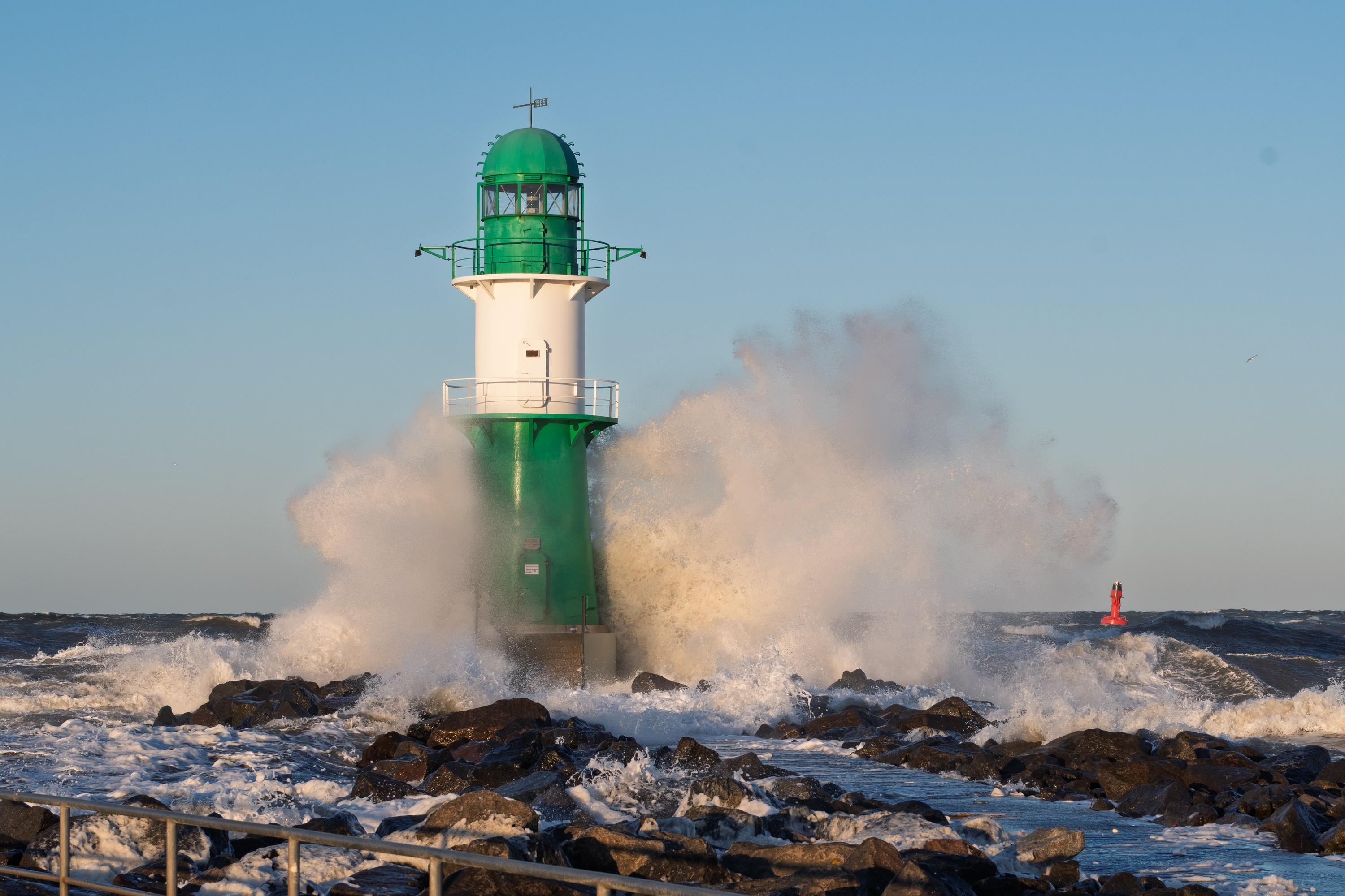 Warnemünde sturm leuchtturm